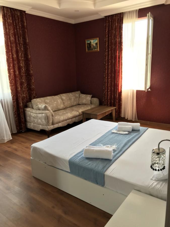 Nani'S Sweet Home Батуми Экстерьер фото