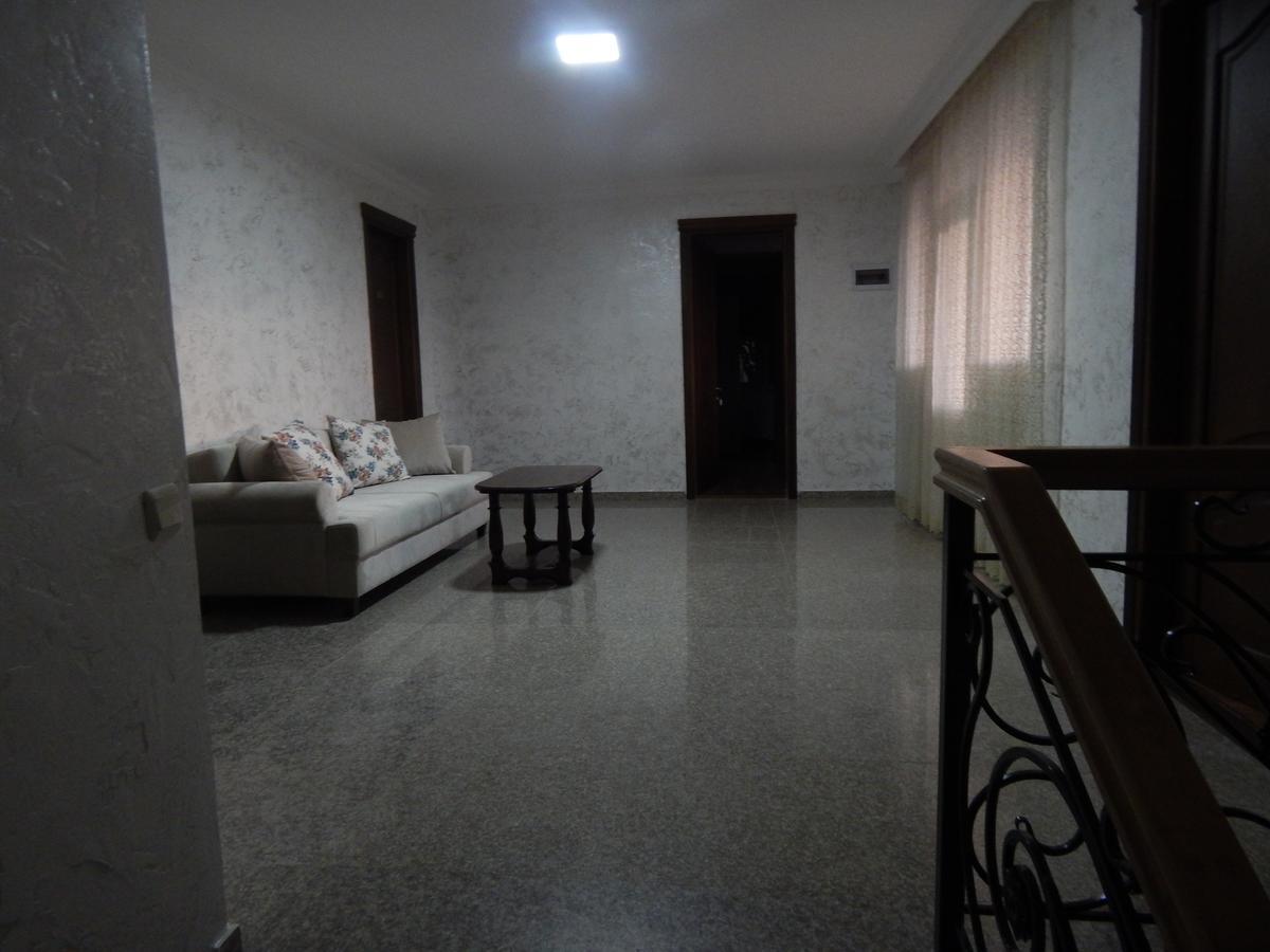 Nani'S Sweet Home Батуми Экстерьер фото